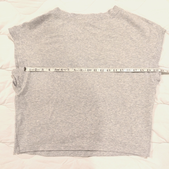 Cabi ATC Kick back T Style 5926 size Medium - Picture 2 of 6